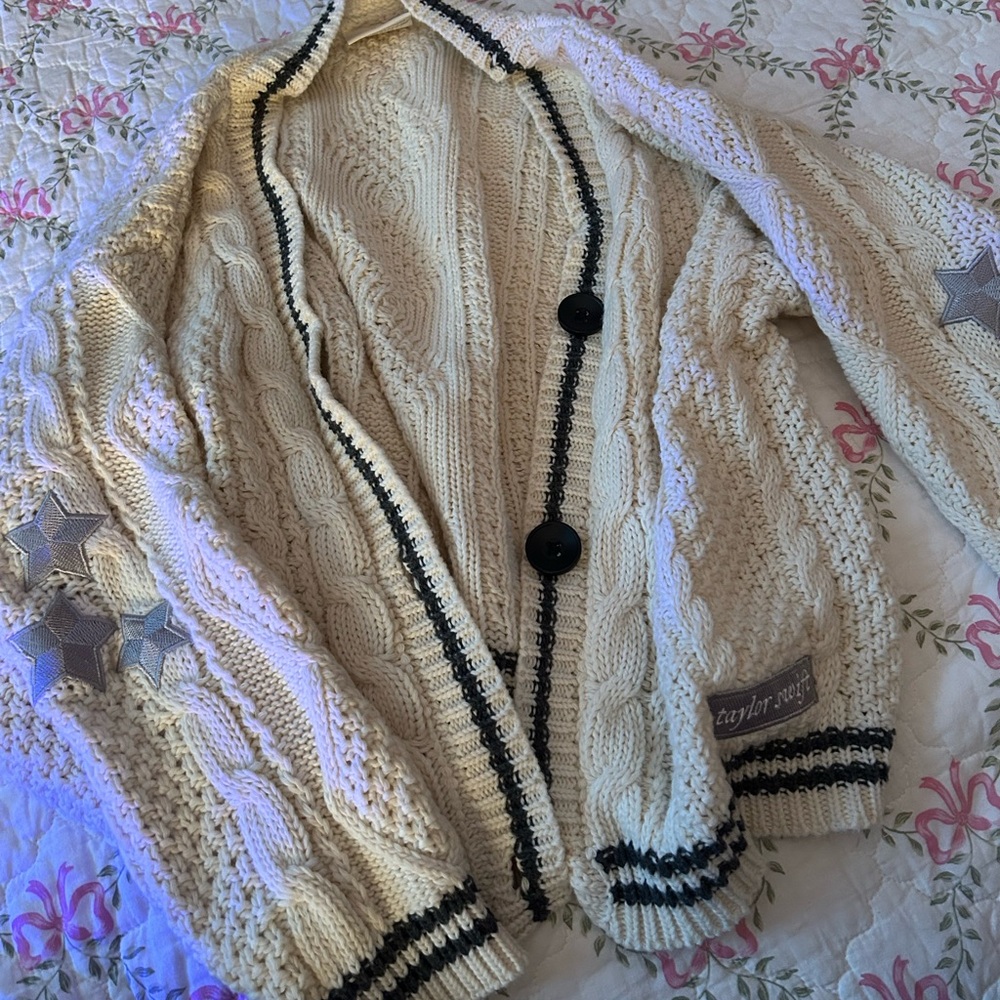Taylor Swift folklore Cardigan